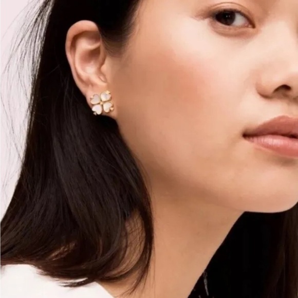 KATE SPADE • MOTHER OF PEARL CLOVER • STUD EARRINGS - Picture 4 of 5